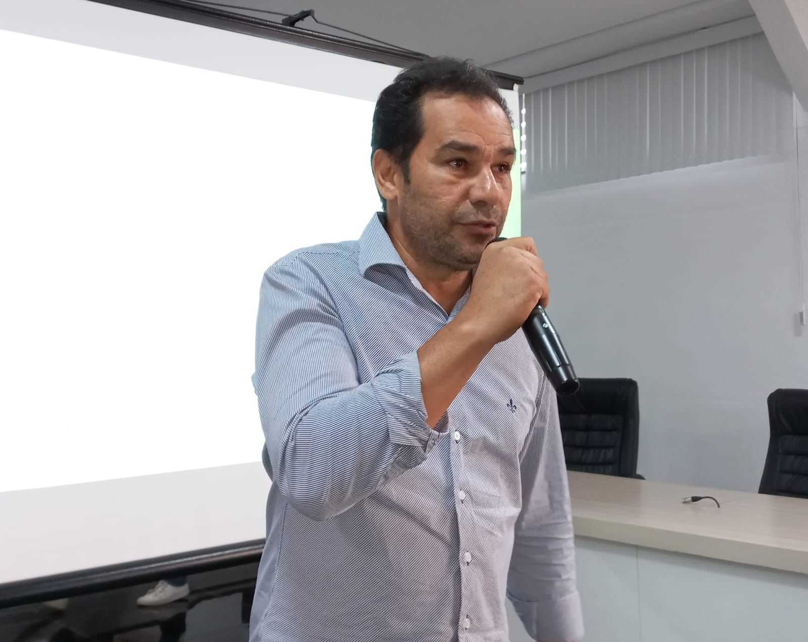 Camacã: Prefeito Paulo do Gás se reuniu com produtores na apresentação do projeto Mais leite
